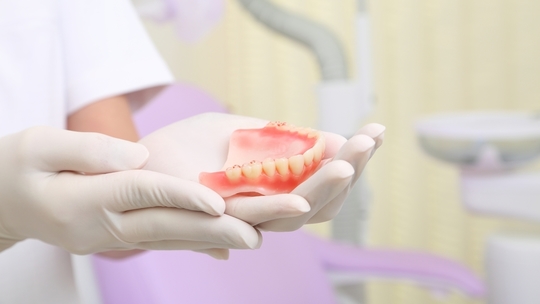 天神・福岡市中央区のコンフォート入れ歯・シリコン義歯